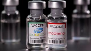 Estados Unidos lanza estudio sobre reacciones alérgicas a vacunas de Pfizer y Moderna