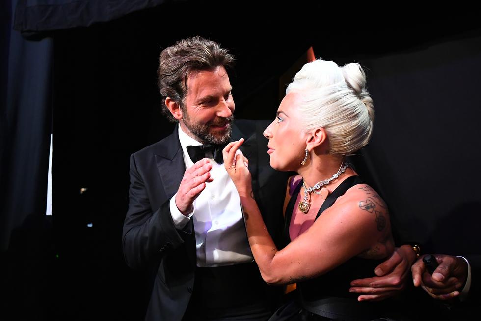 ¿Lady Gaga está embarazada de Bradley Cooper? Esta foto la delataría (AFP)