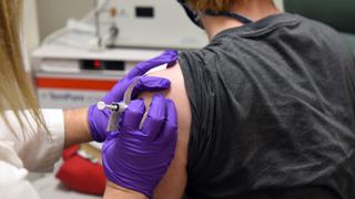 Walter Martos: “Es probable que el primer trimestre del próximo año ya estemos aplicando y distribuyendo la vacuna” contra el COVID-19
