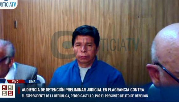 El expresidente peruano Pedro Castillo asistiendo a su audiencia de detención después de su golpe fallido en Lima. (Foto de Justicia TV)