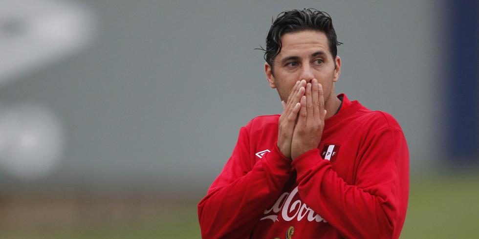 Claudio Pizarro jugó por última vez con la selección peruana en marzo del 2016 (Foto: AFP).