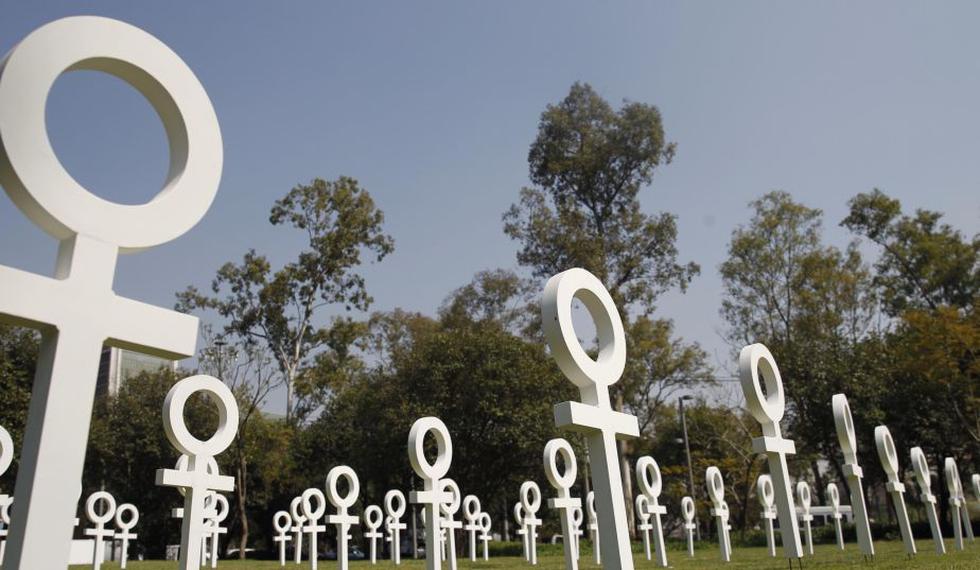 México: Crean cementerio simbólico en alusión a la lucha contra el feminicidio. (EFE)