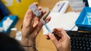 Reino Unido vacunará a niños de 5 a 11 años contra el COVID-19 a partir de abril