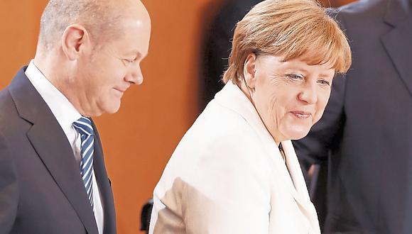 ¿Último periodo? Según analistas, Merkel está debilitada. (USI)