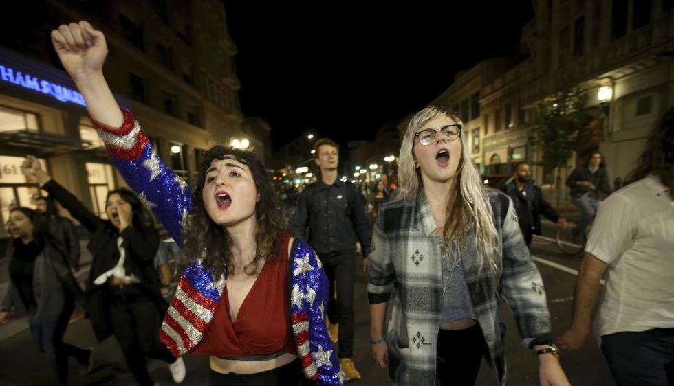 Cientos de personas en Estados Unidos protestaron por triunfo de Donald Trump. (AP)