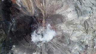 Cráter del volcán Ubinas se extendió tras última erupción | FOTOS