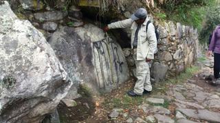Cusco: Limpiaron pintas realizadas con spray en camino inca que lleva a Machu Picchu