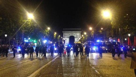 Francia: Estado Islámico se atribuyó el ataque en los Campos Elíseos. (@laratteaubin)