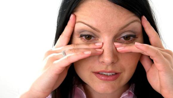 Causa congestión nasal, dolor en el rostro, cefalea, entre otros síntomas. (vidaapleno.com)