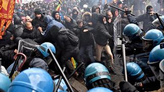 Manifestantes en Italia se enfrentan a la Policía rechazando reformas del gobierno [Fotos y video]