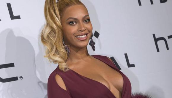 Beyoncé lució un pronunciado escote que impactó a sus seguidores. (Reuters)