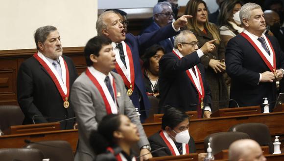 Pedro Castillo estuvo en el Hemiciclo del Congreso de la República. A su salida fue abucheado por la bancada Fujimorista. Fotos: (Jorge Cerdan/@photo.gec)