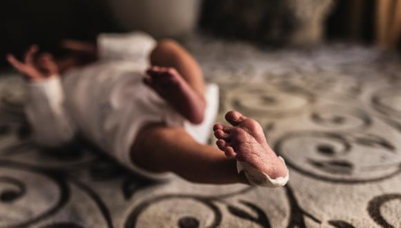 Un bebé de tres semanas falleció en Qatar por una “infección grave” provocada por el COVID-19. (Foto: Getty Images)