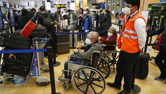 Buscan garantizar los derechos de los pasajeros en los aeropuertos del país. (Foto: AFP)