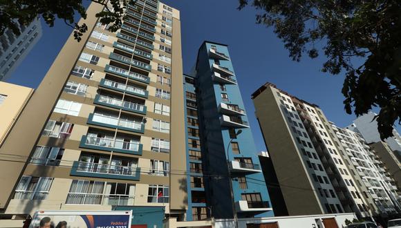 Entre las principales modificaciones está que las inmobiliarias que construyan viviendas para alquilar sean exoneradas del 18% del IGV. (Foto: Andina)