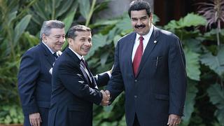 Ollanta Humala saluda a Nicolás Maduro