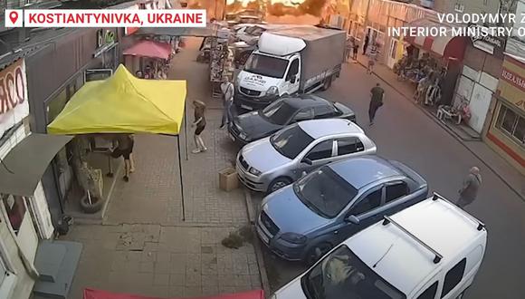 Ataque ruso contra un mercado en Ucrania. (Captura YouTube/NBC News)