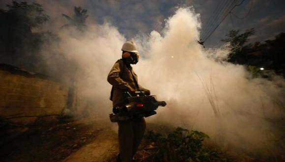 Ministro de Salud anuncia plan para acelerar caída de casos de dengue y de contingencia para los próximos dos años