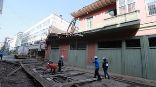 Centro de Lima: Se desploma balcón en jirón Carabaya cerca a la Plaza de Armas [VIDEO]