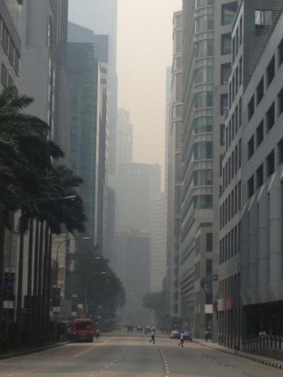 El esmog que invadió la ciudad de Singapur fue causado por un incendio forestal en Indonesia (Foto: AlexCittaleone)
