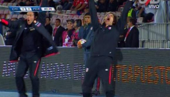 Ricardo Gareca tuvo una efusiva celebración por el tanto de la selección peruana. (Captura)