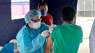 Vacunan contra la influenza a 300 personas en situación vulnerable durante estado de emergencia