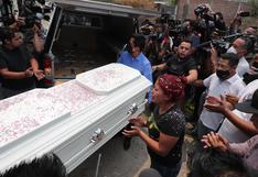 México: “No te vayas, hijo”, el último adiós a víctimas de accidente de metro 