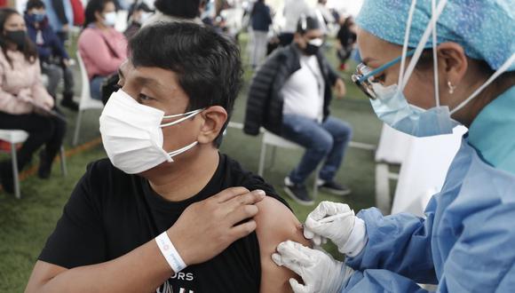 El proceso de vacunación se desarrolla en todo el país. (Foto: Cesar Campos / @photo.gec)