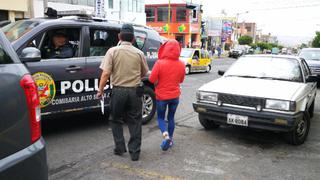 Arequipa: Mujer embarazada cachetea a policía femenina por imponerle multa al no usar mascarilla