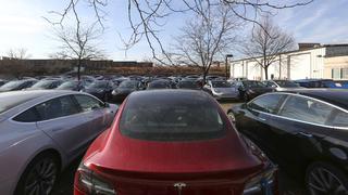 Acciones de Tesla caen al bajar el precio de sus vehículos en US$ 2,000