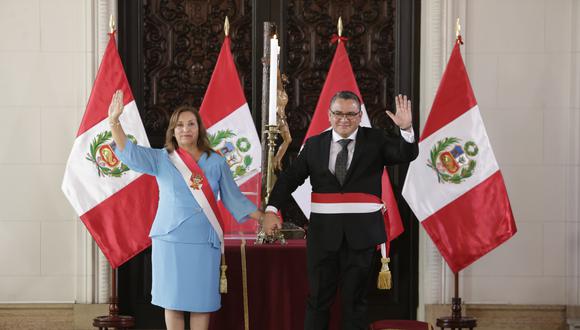 La mandataria tomó juramento al nuevo ministro del Interior. Foto: César Bueno @photo.gec