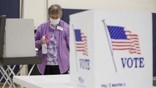 Con mascarillas y guardando distancia, en Wisconsin votan en plena pandemia del coronavirus [FOTOS]