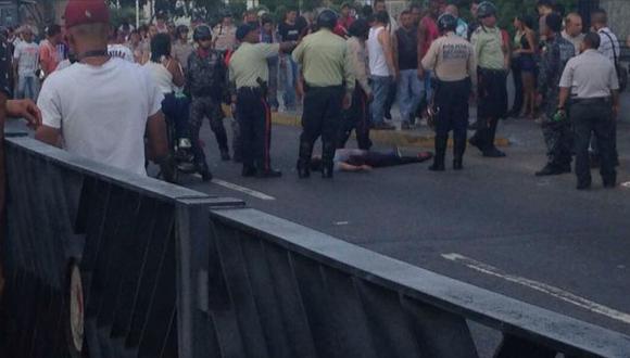 Venezuela: Tiroteo deja una mujer asesinada y tres heridos durante votación simbólica (Twitter/@MENAMARY)