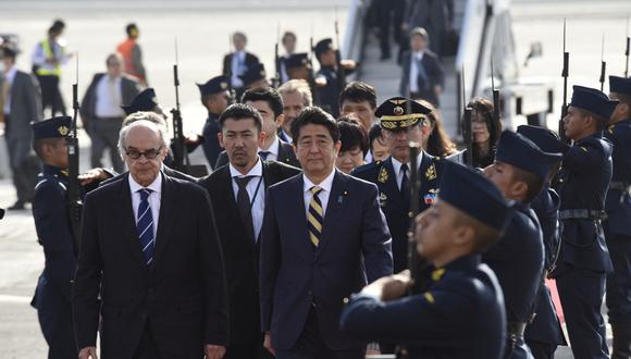 Shinzo Abe llegó al Perú en 2016 para la Cumbre APEC y coincidió con mandatarios del mundo como Barack Obama o Vladimir Putin. (Foto: AFP)