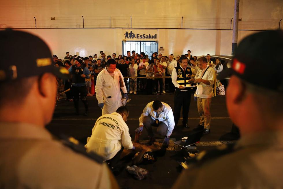 Delincuente muere baleado en la avenida Brasil. (Foto: Renzo Salazar)