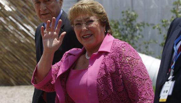 Michelle Bachelet negó que vaya a renunciar a la presidencia de Chile. (USI)