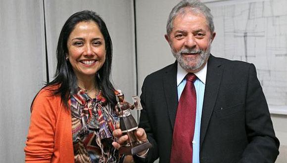 Nadine Heredia se juntó con Lula en Brasil. (Twitter)
