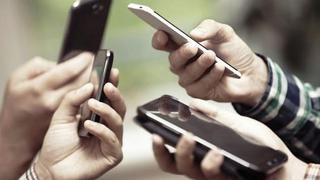 Presentan proyecto de ley que prohíbe el uso de celulares en horario de clases [FOTOS]