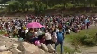 Intervienen a 700 personas que caminaban por la Carretera Central rumbo a Huancavelica [VIDEO]