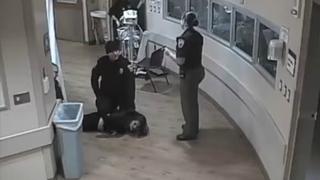Estados Unidos: Policía golpeó brutalmente a una mujer esposada [Video]