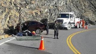 Cusco: Tres turistas brasileños mueren al chocar vehículo contra cerro