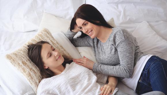 Con la confianza que existe entre madre e hija, háblele de cómo vivió la llegada de la primera menstruación.