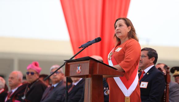 La presidenta Dina Boluarte presidió la ceremonia por el 43 aniversario de las operaciones militares en la Cordillera del Cóndor. (Foto: Presidencia de la República)