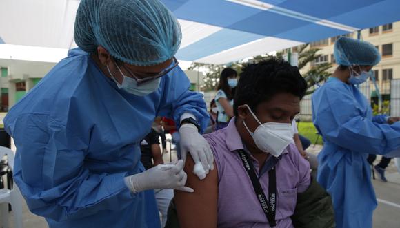 LIBERADA. Todos los mayores de 18 años ya se pueden colocar la vacuna bivalente. (FOTO: GEC)