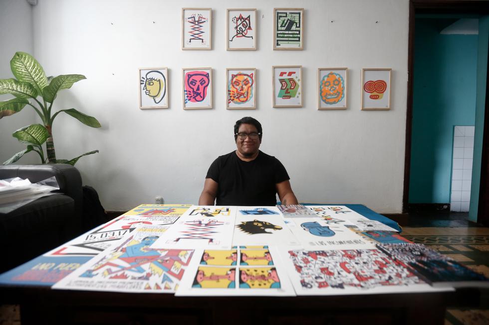 El ilustrador y músico señala que le gusta dibujar seres deformes y sin lógica (Renzo Salazar/Perú21).