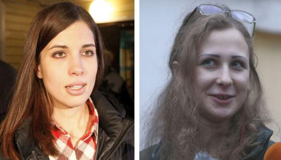 María Aliójina y Nadezhda Tolokónnikov, en libertad. (Reuters)
