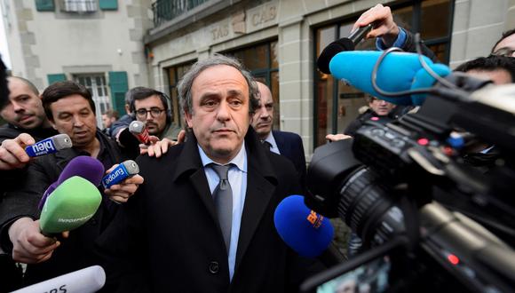 Platini, exastro del fútbol francés, estaba retenido en la Oficina Anticorrupción de la policía judicial a las afueras de París. (Foto: EFE)