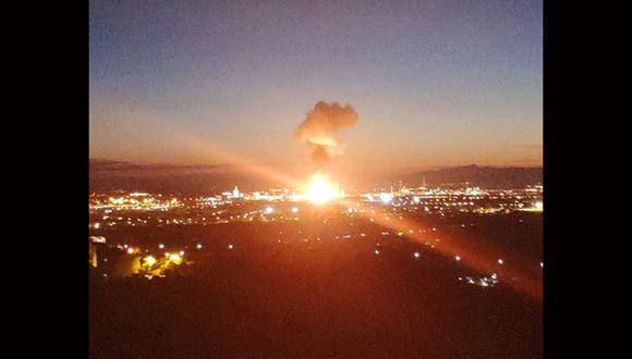 Gran explosión en una planta petroquímica, en la ciudad catalana de Tarragona, en España. (Foto: captura de video)