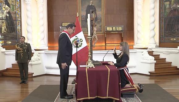 Presidente Martín Vizcarra Tomó juramento de la nueva titular de Salud. (Captura)