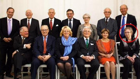 Winberg aparece en la foto oficial junto a autoridades suecas. (AP)